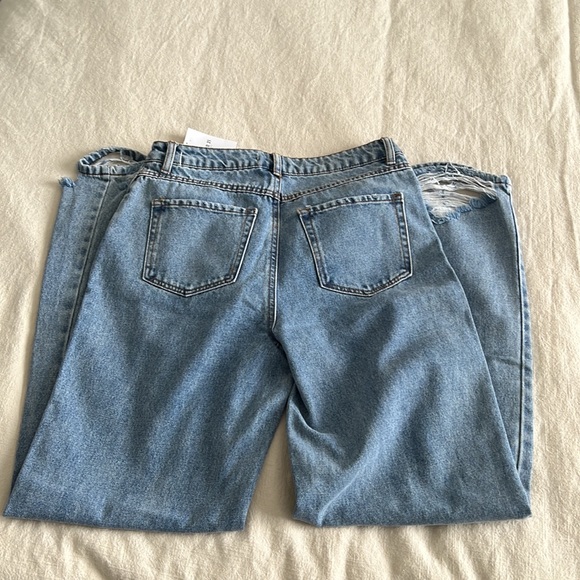 Forever 21 asymmetrical jeans - Picture 2 of 3